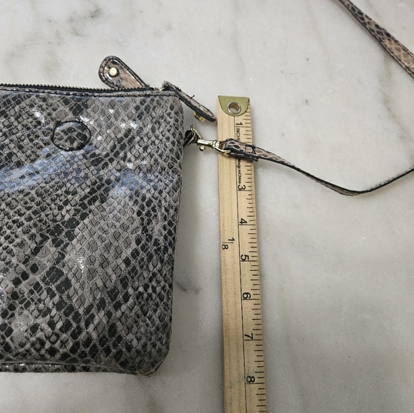 Vintage Faux Leather Handbag - Picture 6 of 8